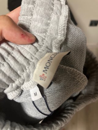 Moncler Pantalón Corto Gris Talla S/M