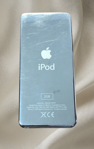 iPod Nano 2GB A1137 Negro + Funda