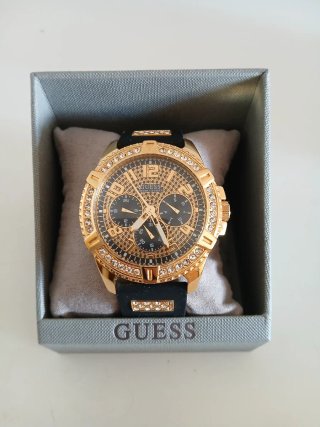 Reloj Guess Dorado y Negro con Cristales
