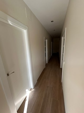 Puertas de paso blancas modernas