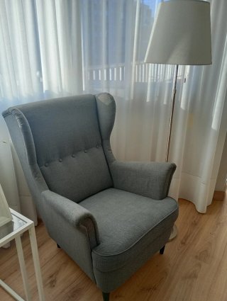 Sillón orejero Ikea gris en perfecto estado