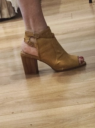 Botines tacón beige/amarillo/mostaza mujer