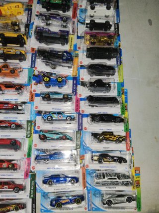 Consegna Hotwheels Vari Modelli 37 Auto