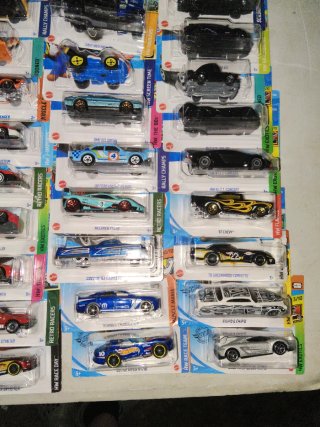 Consegna Hotwheels Vari Modelli 37 Auto