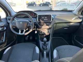 Peugeot 208 / Gasolina / Manual / Año 2015