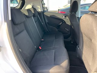 Peugeot 208 / Gasolina / Manual / Año 2015