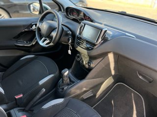 Peugeot 208 / Gasolina / Manual / Año 2015