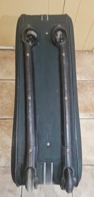 Maleta grande negra y verde