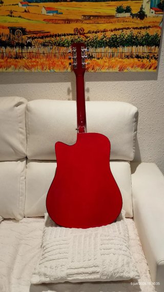 Guitarra Acústica Roja y Negra