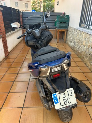 Kymco Nikon 400 Maxi Scooter