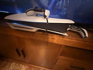 PS5 Slim 1TB con lector + mando (x2) + 3 juegos