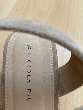 Sandalia cuña beige