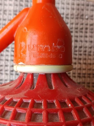 Antiguo sifón de soda Konga