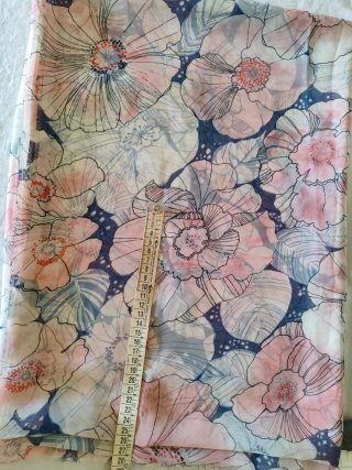 Tela muselina floral rosa y azul