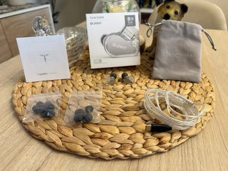 Tanchjim Bunny DSP Auriculares IEM