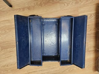 Caja herramientas metálica azul Tayg