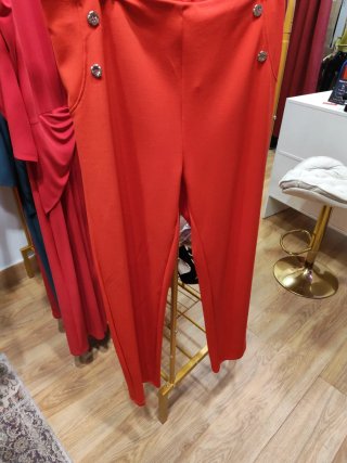 Ropa exclusiva . Envíos a península.