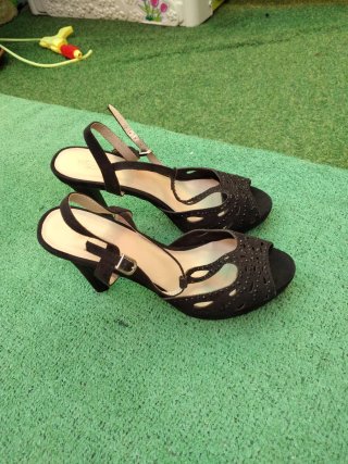 Zapatos de tacón negros