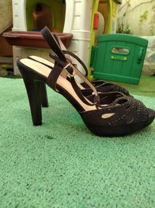 Zapatos de tacón negros