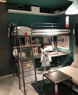 Litera IKEA con escritorio