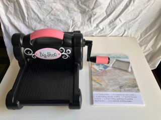 Sizzix Big Shot Troqueladora + Perforadora y Acces de segunda mano