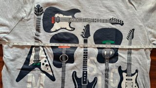 Camiseta Bóboli guitarras 8 años