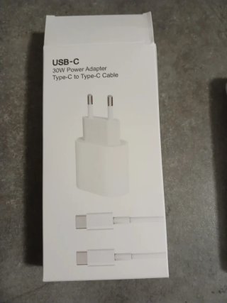 Cargador USB-C y Cable