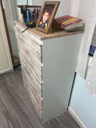 Cajonera de madera y plástico
