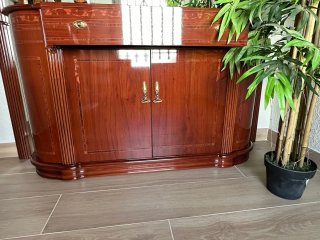 Mueble de salón con espejo. Para recoger