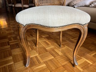 Conjunto comedor clásico: 4 sillas y 2 sillones