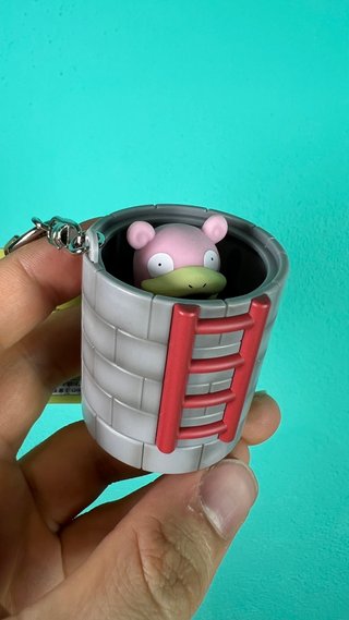 Slowpoke Pokémon Well Keychain