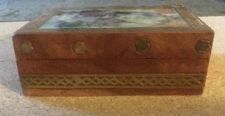 Caja decorativa de madera motivos indios.