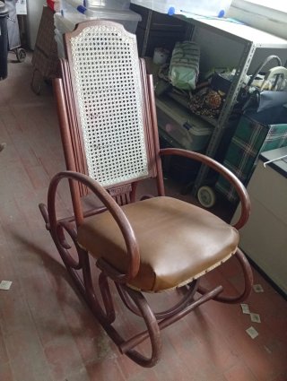 Mecedora Vintage Madera y Cuero