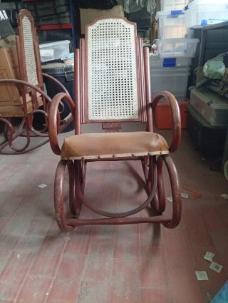 Mecedora Vintage Madera y Cuero