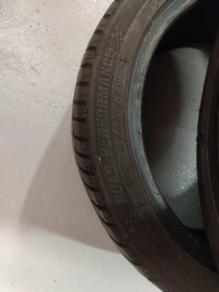 2 Ruedas 205/45 ZR16 87W Nuevas