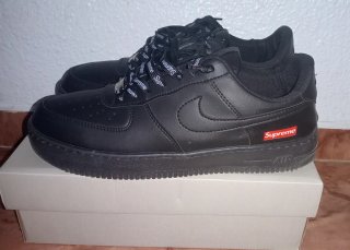Nike #Air Force 1 #Supreme Negras