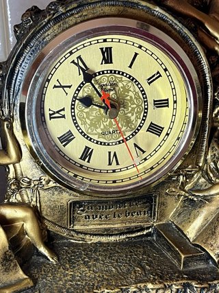Orologio da tavolo decorativo