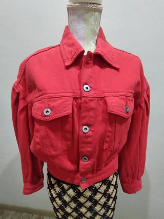 Cazadora cropped Trend Collection H&M.