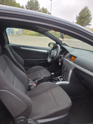 Opel Astra  GTC 1.9  2008