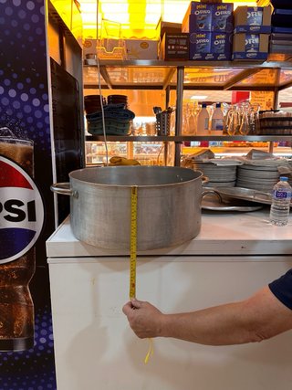 Olla de aluminio grande