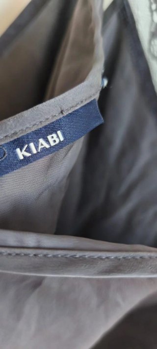 Camisa lencera gris con encaje