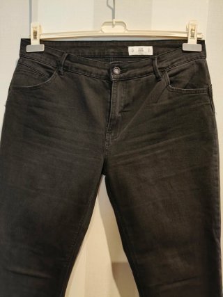 Pantalón vaquero negro