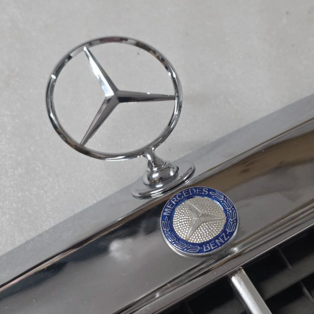 Rejilla Mercedes E w124