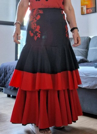 Falda Flamenco Negra y Roja