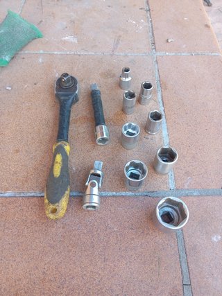 Carraca 1/2" y vasos de herramientas