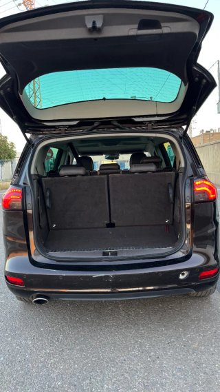 Opel Zafira Tourer 2012
