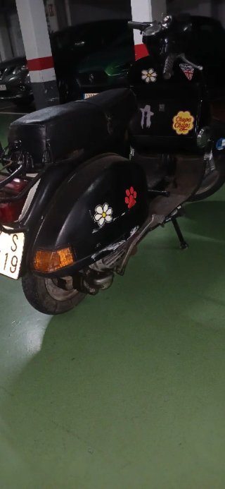 Vespa P200E Negra