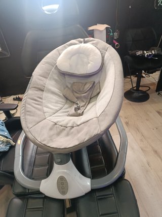 Mecedora para bebé gris