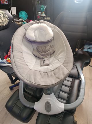 Mecedora para bebé gris
