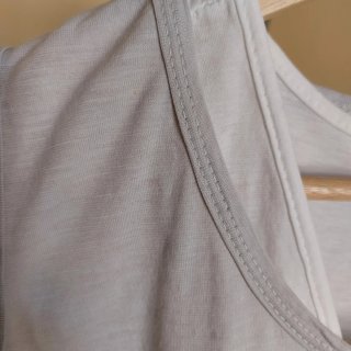 Camiseta sin mangas gris